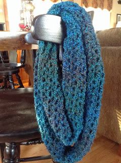 V Stitch Crochet, Crochet Scarf Easy, Infinity Scarfs, Infinity Scarf Pattern, Scarf Infinity, Crochet Infinity Scarf, Diy Scarf, Infinity Scarves, V Stitch