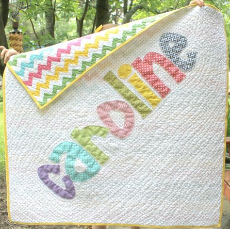 Quilt Assembly, Name Quilt, Monogrammed Baby Quilt, Crib Quilts, Bonnie Hunter, Diy Bebe, Baby Monogram, Girls Quilts, Quilting Ideas