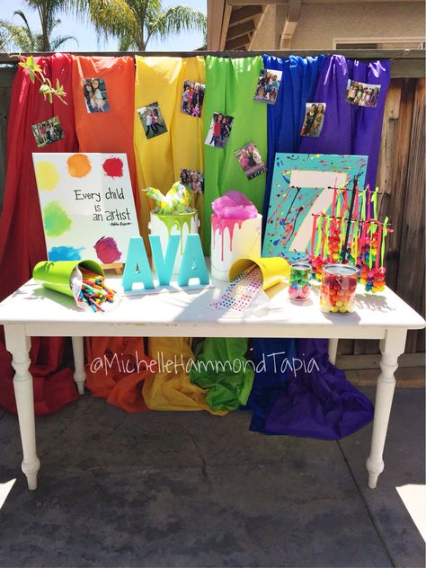 Rainbow Art / Paint party table setup.  Kids party theme. Food For Art Party, Paint Party Centerpiece Ideas, Art Party Centerpiece Ideas, Art Themed Party Games, Toddler Paint Party, Art Birthday Party Ideas Activities, Paint Party Food Ideas, Paint Party Decorations, Art Party Activities