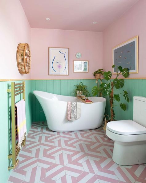 Mint Walls Bathroom, Sage Green Pink Bathroom, Sage And Pink Bathroom, Sage Green And Pink Bathroom, Pastel Green Bathroom, Pink Green Bathroom, Pink And Green Bathroom, Green And Pink Bathroom, Lilac Bathroom