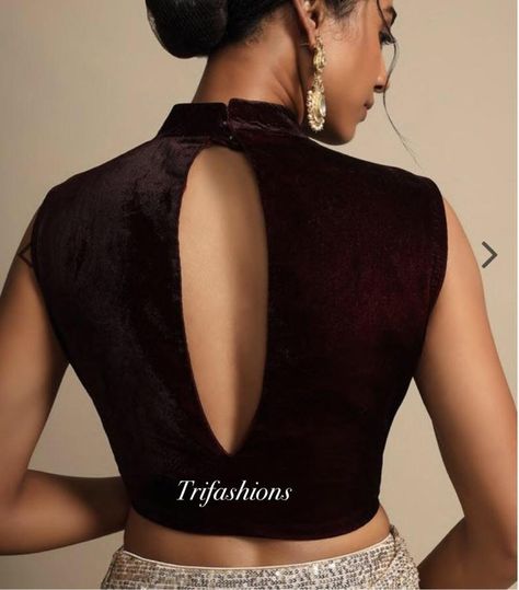 Velvet Blouse Patterns Saree, Velvet Blouse Designs Latest, Velvet Blouse Pattern, Black Velvet Blouse Design, Halter Neck Blouse Design, Velvet Choli, Velvet Blouse Design, Blouse For Saree, Sleeveless Blouse Designs