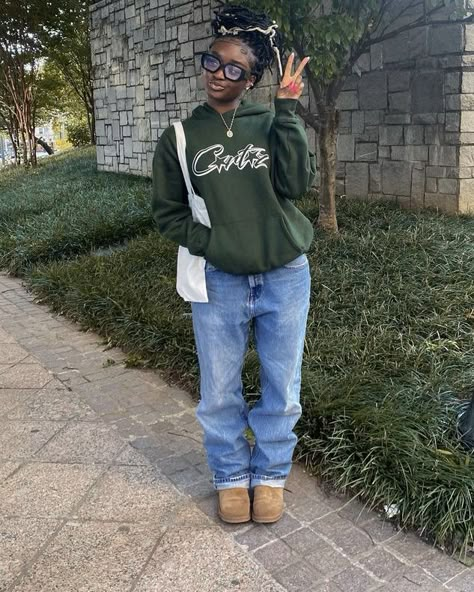 Yale Shirt Outfit, Outfits With Green Hoodie, Outfit Inspo Casual, Tomboy Style Outfits, Streetwear Fashion Women, Cozy Outfit, Baddie Outfits Casual, Cute Simple Outfits