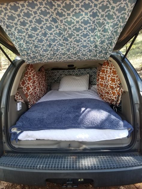 Suv Camping Setup, Suv Car Camping, Suv Living, 1000 Lifehacks, Camping Festival, Suv Camper, Car Tent Camping, Auto Camping, Minivan Camping