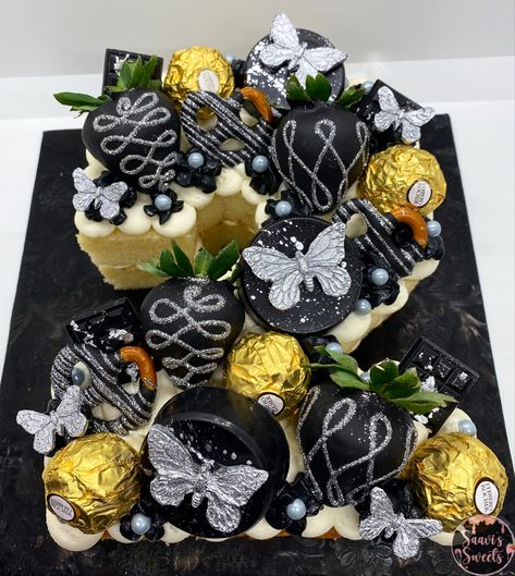 Instagram: Saavissweets Silver Numbers, Number Cakes, Black Silver, Halloween Wreath, Cake