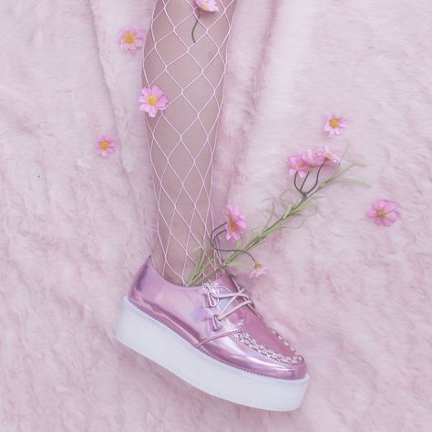 PINK FISHNET STOCKING Fishnets Aesthetic, Flower Kawaii, Pink Fishnets, Pale Aesthetic, Fairy Baby, Glitter Rosa, Pink Fish, Baby Pink Aesthetic, Aesthetic Tumblr