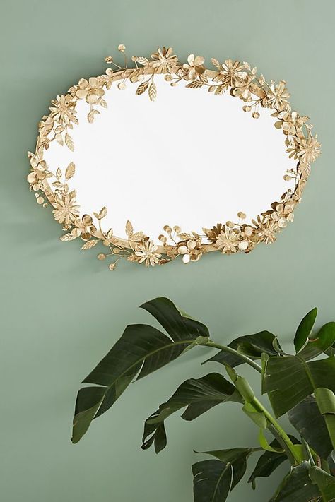 DIY Anthropologie Inspired Gold Flower Mirror - Delicious And DIY Aesthetic Interior Design, Anthropologie Inspired, Flower Mirror, Cute Dorm Rooms, Decor Pillows, Diy Mirror, Trik Fotografi, Decor Guide, Large Mirror