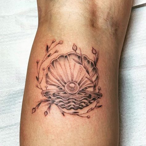 Fine Line Pearl Tattoo, Ocean Knee Tattoo, Clam Tattoo, Laurel Tattoo, Pearl Tattoo, Inspo Tattoo, Street Tattoo, Sea Tattoo, Lombard Street