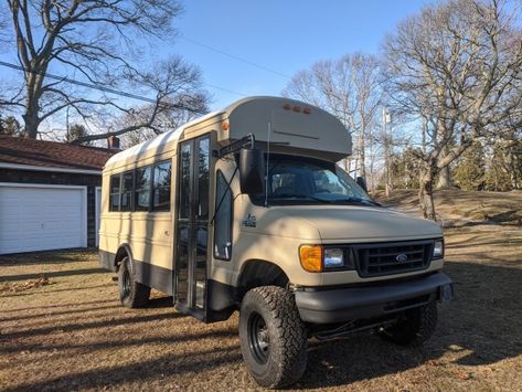 2005 Ford E350 Super Duty 4x4 - School Buses - Florida - School Bus and Vans For Sale Classifieds 4x4 Van For Sale, Skoolie For Sale, School Bus For Sale, 4x4 Camping, Converted Vans, Converted School Bus, Freestyle Motocross, Ford E350, Short Bus