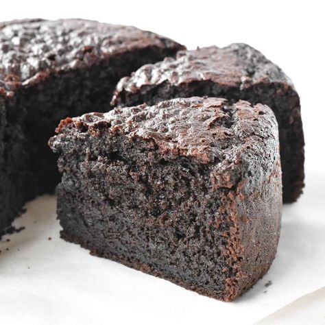 Moist Chocolate Cake Recipe, Chocolate Cake Recipe Moist, Cake Roll Recipes, Homemade Buttermilk, Ginger Cake, Rich Chocolate Cake, Best Chocolate Cake, Moist Chocolate Cake, Family Cooking