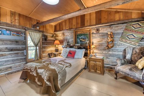 Remote Log Cabin with Cozy Fireplace - Guest houses for Rent in Darby, Montana, United States Deck With Seating, Cedar Headboard, Darby Montana, One Room Cabins, One Room Cabin, Secluded Cabin, Portable Crib, Travel Crib, Private Deck