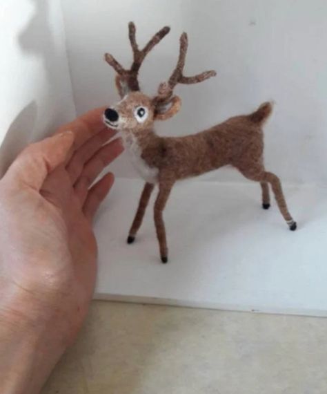 PDF PATTERN Needle Felt Magical Reindeer Stag Beginner/ | Etsy Needle Felted Deer, Felted Deer, Felt Reindeer, Reindeer Pattern, Needle Felted Christmas, Christmas Felt, Deer Christmas, Needle Felting Projects, Felt Baby