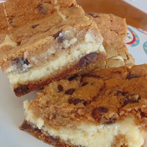 Chocolate Chip Cream Cheese Brownies | "VERY good! Simple to make. I LOVE cheesecake in any form, so I really enjoyed these, as did the rest of the family. I would make these again!" Chocolate Chip Cheesecake Brownies, Chocolate Chip Cream Cheese, Cheesecake Brownies Recipe, Cheese Brownies, Cream Cheese Bars, Cream Cheese Brownies, Cream Cheese Desserts, Chocolate Chip Cheesecake, Layered Desserts