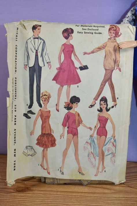 Vintage Barbie doll clothes patterns with underpants! #VintageBarbie #VintageSewing – Free Doll Clothes Patterns Vintage Romper Pattern, Barbie Doll Clothes Patterns, Retro Dress Pattern, Free Doll Clothes Patterns, Skipper Barbie, Vintage Sewing Patterns Free, Learning To Sew, Doll Shoe Patterns, Free Barbie