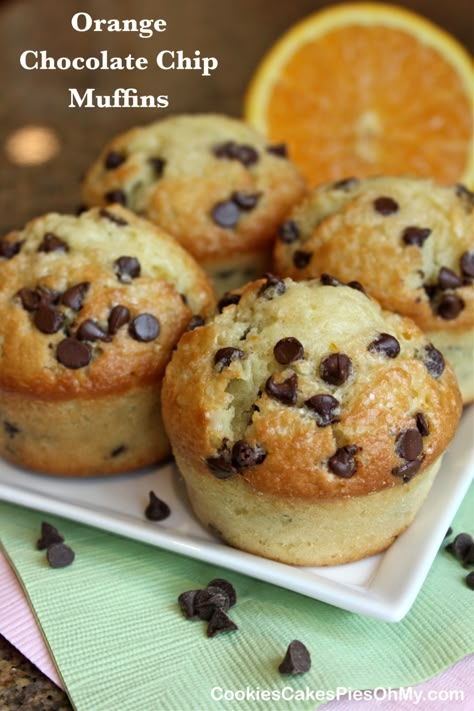 Muffins With Sour Cream, Orange Muffin Recipe, Choc Chip Muffins, Sweet Muffins, Do You Know The Muffin Man, Recipes Muffins, Bakery Style Muffins, Cookie Cake Pie, The Muffin Man