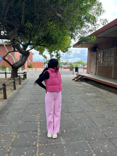 Nature with a little bit of me! Pink Cropped Puffer Jacket Outfit, How To Style Pink Puffer Jacket, Hot Pink Puffer Vest Outfit, Pink Puffer Vest Outfit, Pink Puffer Jacket Outfit, Cropped Puffer Jacket Outfit, Pink Vest Outfit, Outfit Sweatpants, All Pink Outfit