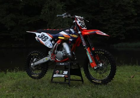 Motocross Wallpaper, Mango Ideas, Brian Deegan, Haiden Deegan, Ktm 85, Cool Dirt Bikes, Loretta Lynn, Dirt Bikes, Suit Vest