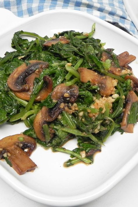 A quick and easy spring recipe for sauteed radish greens with mushrooms and garlic. Best Spinach Recipes, How To Cook Radishes, Caramelized Mushrooms, Easy Spring Recipes, Radish Greens, Radish Recipes, Healthy Vegetable Recipes, Steak And Mushrooms, Sauteed Spinach