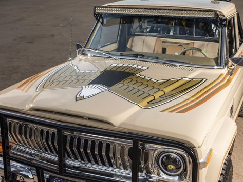 A Restored Jeep J10 Golden Eagle 6.6L V8 Pickup - The Best Dirt Bike Hauler For Sale On Earth Right Now Jeep Golden Eagle, Jeep Garage, Cool Dirt Bikes, Classic Jeeps, Vintage Jeep, Jeepers Creepers, Jeep Willys, Jeep Pickup, Antique Trucks