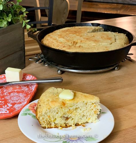 Cracklin' Cornbread Crackling Cornbread, Cracklin Cornbread, Cornbread With Honey Butter, Sourdough Cornbread Recipe, Honey Butter Corn, Cornbread With Honey, Traditional Cornbread Recipe, Sourdough Cornbread, Sour Cream Cornbread