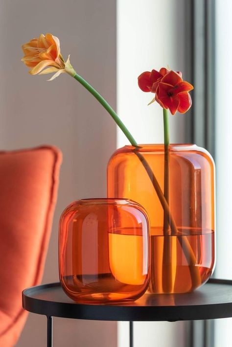 Orange Glass Vase, Floreros Aesthetic, Grand Vase Transparent, Vase Makeover, Picnic Party Decorations, Gift Ideas For Mother, Diy Paper Wall Hanging, Timeless Bedding, Orange Office