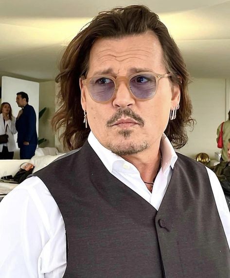 Johnny Depp Recent Photos, Keanu Reeves Sister, Johnny Depp Girlfriend, Johnny Depp Music, Brad Pitt Hair, James Metallica, Johnny Depp Images, John Depp, Johnny Depp Characters