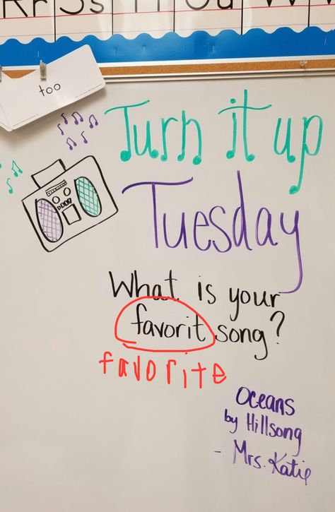 Tuesday Whiteboard Message, Whiteboard Messages Tuesday, Tuesday Whiteboard Prompt, Whiteboard Inspiration, Business Education Classroom, Classroom Agenda, Whiteboard Questions, Classroom Icebreakers, Whiteboard Messages