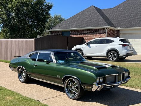 Hunter Green Paint, 1972 Cutlass, 1969 Oldsmobile Cutlass, Olds 442, Sick Cars, 70s Cars, Cutlass Supreme, Replica Wheels, Old Muscle Cars