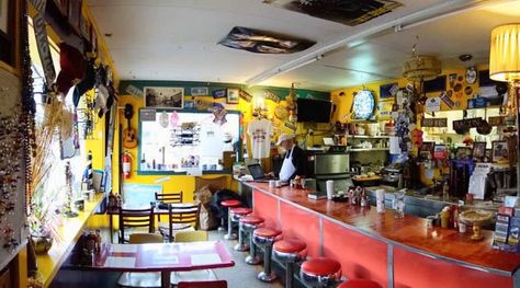 Rick's White Light Diner Interior | Courtesy of Rick's White Light Diner Morehead Kentucky, Kentucky Food, Bourbon Tour, Kentucky Vacation, Frankfort Kentucky, 50's Diner, Kentucky Bourbon Trail, Kentucky Travel, Top 10 Restaurants