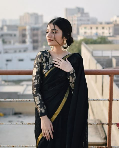 Black Saree Look Traditional Wedding, Latest Black Saree Designs, Cowl Neck Blouse Outfit, Black Saare Outfit, Black Saree Farewell Look, Black Sari Pose, Farewell Sarees School Black, Black Saree Look For Wedding Party, Black Saare Look For Farewell