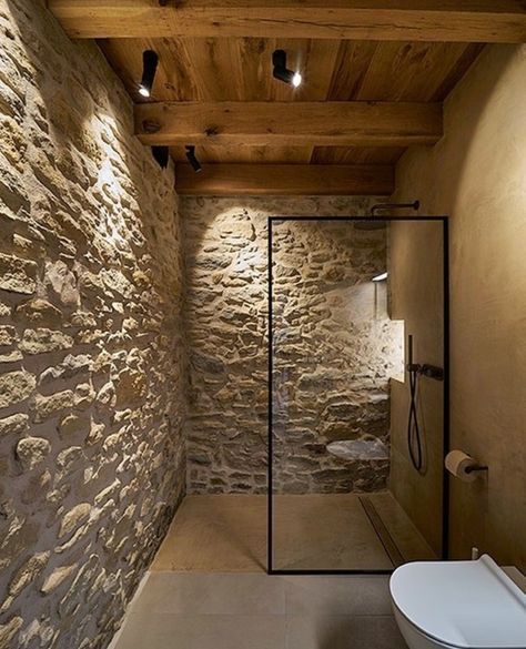 Italian Farmhouse, Stone Bathroom, Small Bathroom Ideas Modern, Tiny Bathrooms, Gorgeous Bathroom, Rustic Bathrooms, Stone Walls, Bathroom Inspiration Decor, Small Bathroom Ideas