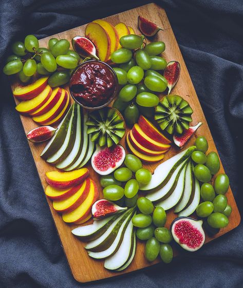 Nectarine & Pear Fruit Platter with Chocolate Dip Fruit Platter With Chocolate, Chocolate Dip, Fruit Platter Designs, Pear Fruit, Fruit Arrangements, Edible Arrangements, Party Food Platters, Charcuterie Recipes, Food Carving