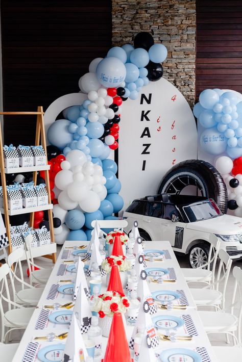 Teddy Bear Birthday Theme, Baby First Birthday Themes, Hot Wheels Party, Car Themed Parties, Car Birthday Theme, Race Car Birthday Party, Car Theme, Cars Theme Birthday Party, 1st Birthday Party Themes