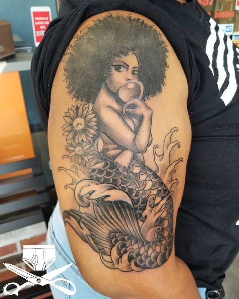 Dark Skin Tattoos | Mermaid Tattoo | Dark Skin Body Art | Tattoo Ideas and Inspiration Black Siren Tattoo, Afro Mermaid Tattoo, Siren Leg Sleeve Tattoo, Black Mermaid Tattoo, Afro Mermaid Tattoo Black Women, Mermaid Sleeve Tattoos, Darkskin Tattoos Girl, Cute Tattoos With Meaning, Dark Skin Tattoo