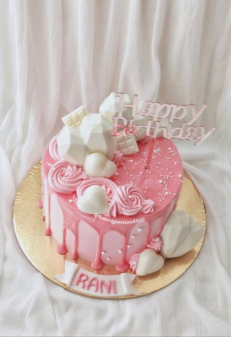 Pretty Pink Cakes Girly, Pink Decorated Cake, Cute Pink Cakes Birthdays, Pink Girly Cake, Pink Layer Cake, Birthday Cake For Wife, Pretty Pink Cake, Chocolate Birthday Cake Decoration, Cake With Fresh Berries