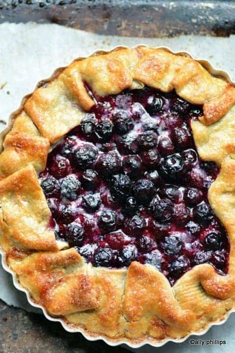 Blueberry Galette Easy, Ally Kitchen, Lemon Galette, Blueberry Lemon Pie, Galette Recipes, Omnia Oven, Lotr Party, Blueberry Galette, Cooking Sweets