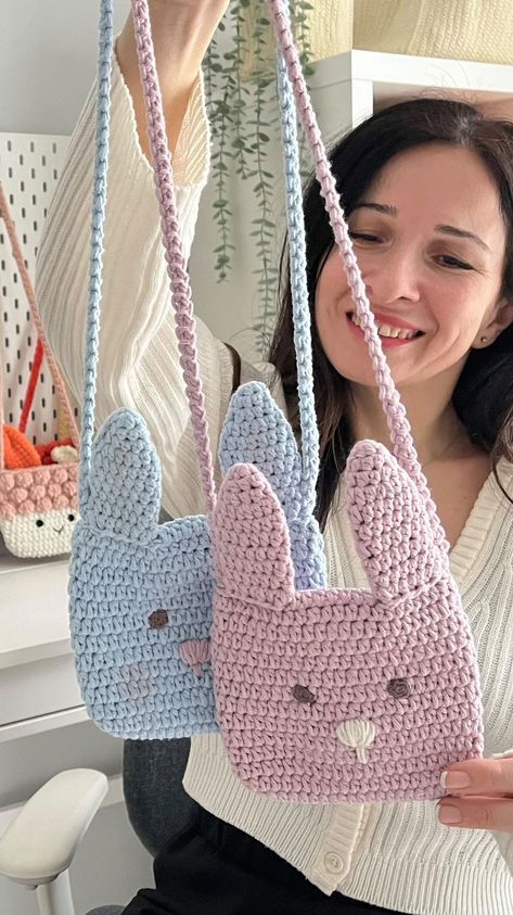 Serpil Altınkum | Hi guys! Here is the bear bag pattern! Please don't forget to save and tag me. With love 🫶🏻 __________ PS: When crocheting all the parts —… | Instagram Bear Bag, Reels Video, Crochet Bag Pattern, The Rabbit, Hi Guys, The Bear, Bag Handle, My Youtube Channel, Free Bag