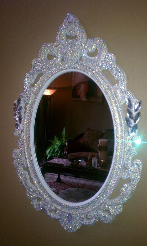 crystal embellished mirrors Glitter Mirror Frame Diy, Mirror Frame Diy, Rhinestone Crafts, Glitter Decor, Jewelry Mirror, Custom Mirrors, Glam Decor, Beautiful Mirrors, Diy Mirror