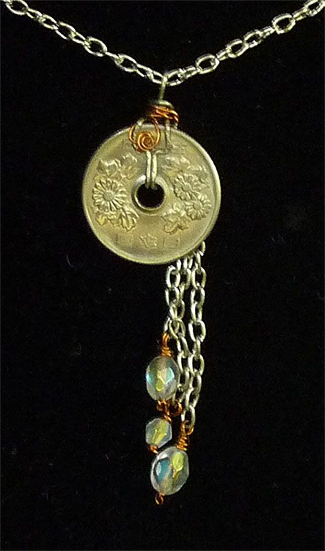 Coin Jewelry Diy, Diy Bijoux, Coin Jewelry, Jewelry Diy, Jewelry Ideas, Hangers, Wire Wrapped, Wire Wrapping, Washer Necklace