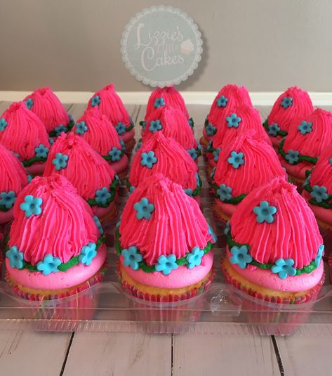 Princess Poppy Cupcakes! Poppy Cupcakes, Princess Poppy Cake, Diy Trolls Birthday Party, Trolls Birthday Party Cake, Troll Party Theme, Troll Cupcakes, Trolls Birthday Cake, Cake With Cupcakes, Poppy Cake