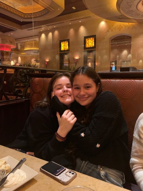 cheesecake factory teenage fall girls smiley Cheesecake Factory, Past Present Future, Aesthetic Outfit Ideas, Two Girls, Future Kids, Aesthetic Clothes, Cheesecake, Florida