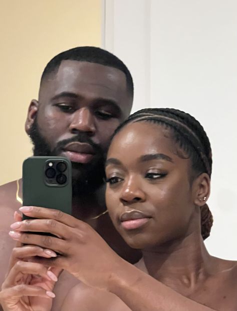 Dark Skin Couples, Light Skin Men, Black Relationship Goals, Cute Couple Gifts, Black Love Couples, Couples Vibe, Black Couples Goals, The Love Club, Couple Photoshoot Poses