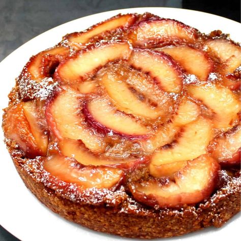 Healthy Upside Down Cake, Vegan Peach Cake Recipe, Vegan Peach Upside Down Cake, Peach Cake Vegan, Vegan Peach Cake, Vegan Peach Recipes, Peach Recipes Dessert, Vegan Cake Mix, Peach Cake Recipes