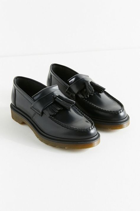 Adrian Tassel Loafer, Gucci Loafers Outfit, Black Loafers Outfit, Loafer Outfits, Dr Martens Adrian, Backless Loafers, Loafers Outfit, Gucci Loafers, Types Of Jeans