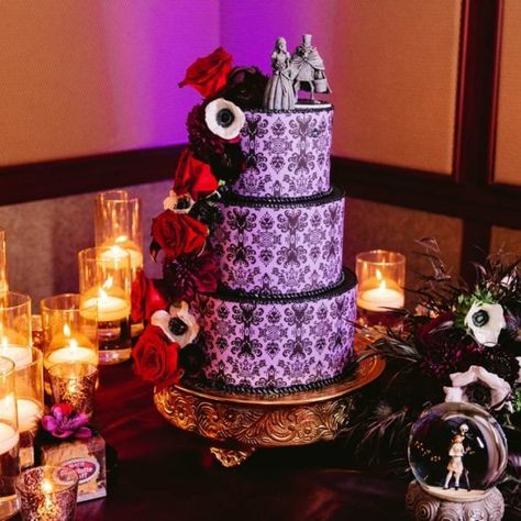 3 Disney Attraction-Inspired Weddings (And Yes, Haunted Mansion is Featured!) | Inside the Magic Haunted Mansion Wedding Cake, Haunted Mansion Birthday Cake, Haunted House Wedding, Haunted Mansion Cake, Nbc Wedding, Haunted Mansion Wedding, Jazzy Wedding, Haunted Wedding, Morocco Wedding