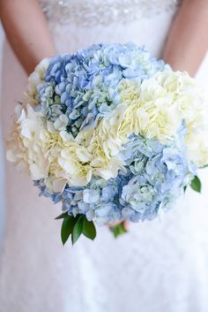 Blue Hydrangea Bouquet, Blue Hydrangea Wedding, Hydrangea Bouquet Wedding, Bridal Bouquet Blue, Blue Wedding Bouquet, Tafel Decor, Hydrangea Bouquet, Blue Hydrangeas, Hydrangeas Wedding