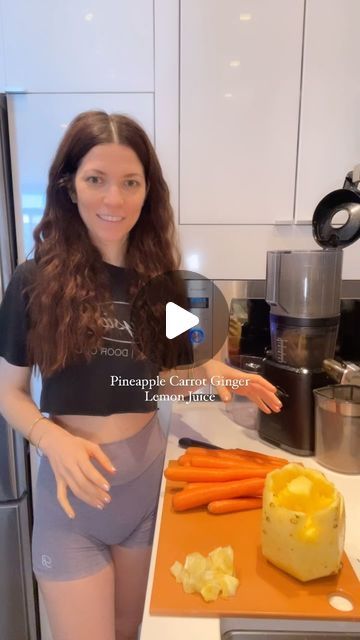 Riane | Plant-Based Recipes | Juicing | Well-Being | Lifestyle on Instagram: "🥕🍍 Today’s Pineapple Carrot Ginger Lemon Juice 

I have the Nama J2 Juicer.  Code RIANE55 saves $55 off. Link in bio. 🧡

Happy Juicing Friends! Xx Riane @herhealthystyle 

www.herhealthystyle.com" Celery Juice Benefits, Healthy Breakfast On The Go, Healthy Juice Drinks, Gut Healing Recipes, Best Juicer, Juice Smoothies Recipes, Gut Health Recipes, Celery Juice, Juicing Benefits