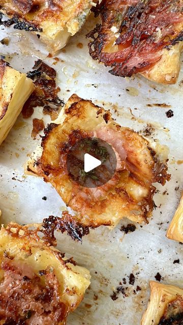 Dominic Franks on Instagram: "Upside Down Ham & Stilton Puff Pastry Tarts #recipe ⬇️ Welcome back to Upside Down Cooking and for Part 14, well… I couldn’t leave you hanging for New Years Eve could I? So I’m using up the last of the stilton and christmas ham and making these cute little upside down canapés which would be perfect for any hogmanay hoopla you may be throwing… so here’s to a terrific 2024, may all your upside down dreams come true! • 1 sheet ready rolled puff pastry • olive oil • salt and pepper • fresh thyme • Stilton cheese • ham slices • Christmas chutney • 1 egg - beaten You’ll need a large baking sheet lined with baking paper. Pre-heat your oven to 190C / 374F Roll out your pastry and cut it into small bite sized squares. (Roughly 12.) Set aside. Drizzle oil o Upside Down Puff Pastry Breakfast, Upside Down Tart Puff Pastry Savory, Upside Down Pastry Squares, Upside Down Puff Pastry Recipes, Upside Down Pastry, Dominic Franks, Snack Meals, Christmas Chutney, Puff Pastry Tarts