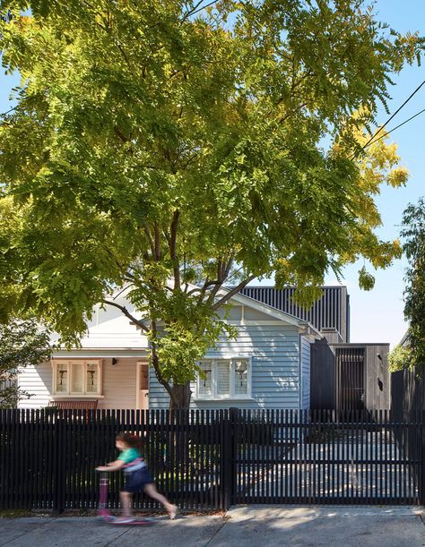 California Bungalow Australian, Bungalow Extensions, California Bungalow, Recycled Brick, Front Fence, Front Yard Fence, Fotografi Vintage, The Local Project, Australian Architecture