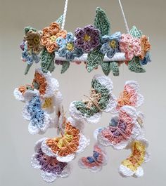 Crocheted Butterflies, Crochet Butterflies, Crochet Butterfly Free Pattern, Crochet Baby Mobiles, Crochet Pattern Tutorial, Crochet Butterfly Pattern, Crochet Wreath, Free Pattern Crochet, Butterfly Mobile