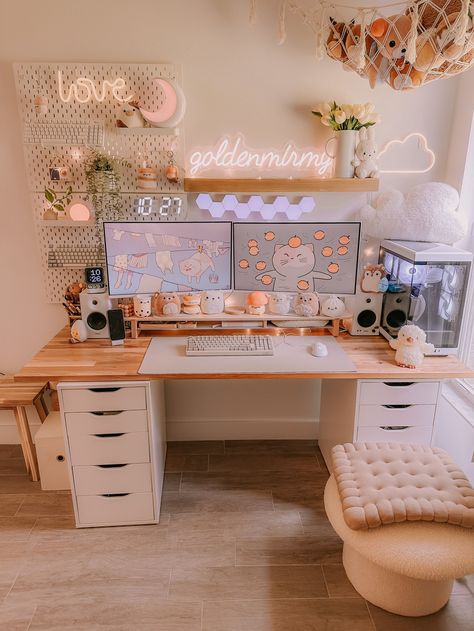 Outfit Office, Cozy Desk, Study Desk Decor, Gamer Room Decor, Cozy Home Office, Desk Inspiration, Office Room Decor, Hiasan Bilik, Study Room Decor